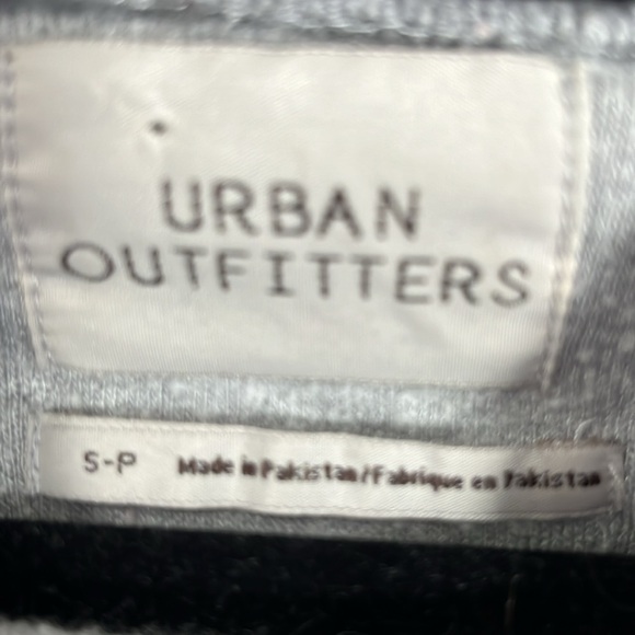 Urban outfitters sweater - Picture 3 of 6
